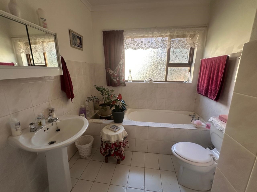 3 Bedroom Property for Sale in Azalea Park Eastern Cape